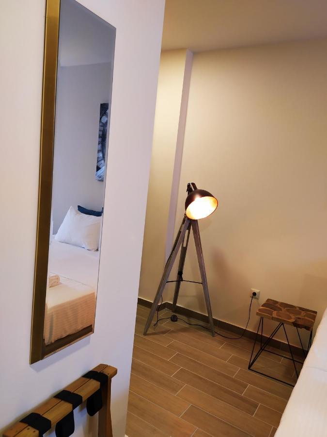 סלוניקי La Place De La Gare Suites - New Subway Station מראה חיצוני תמונה