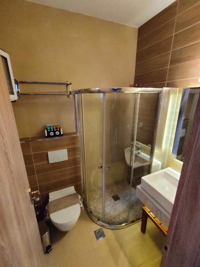סלוניקי La Place De La Gare Suites - New Subway Station מראה חיצוני תמונה
