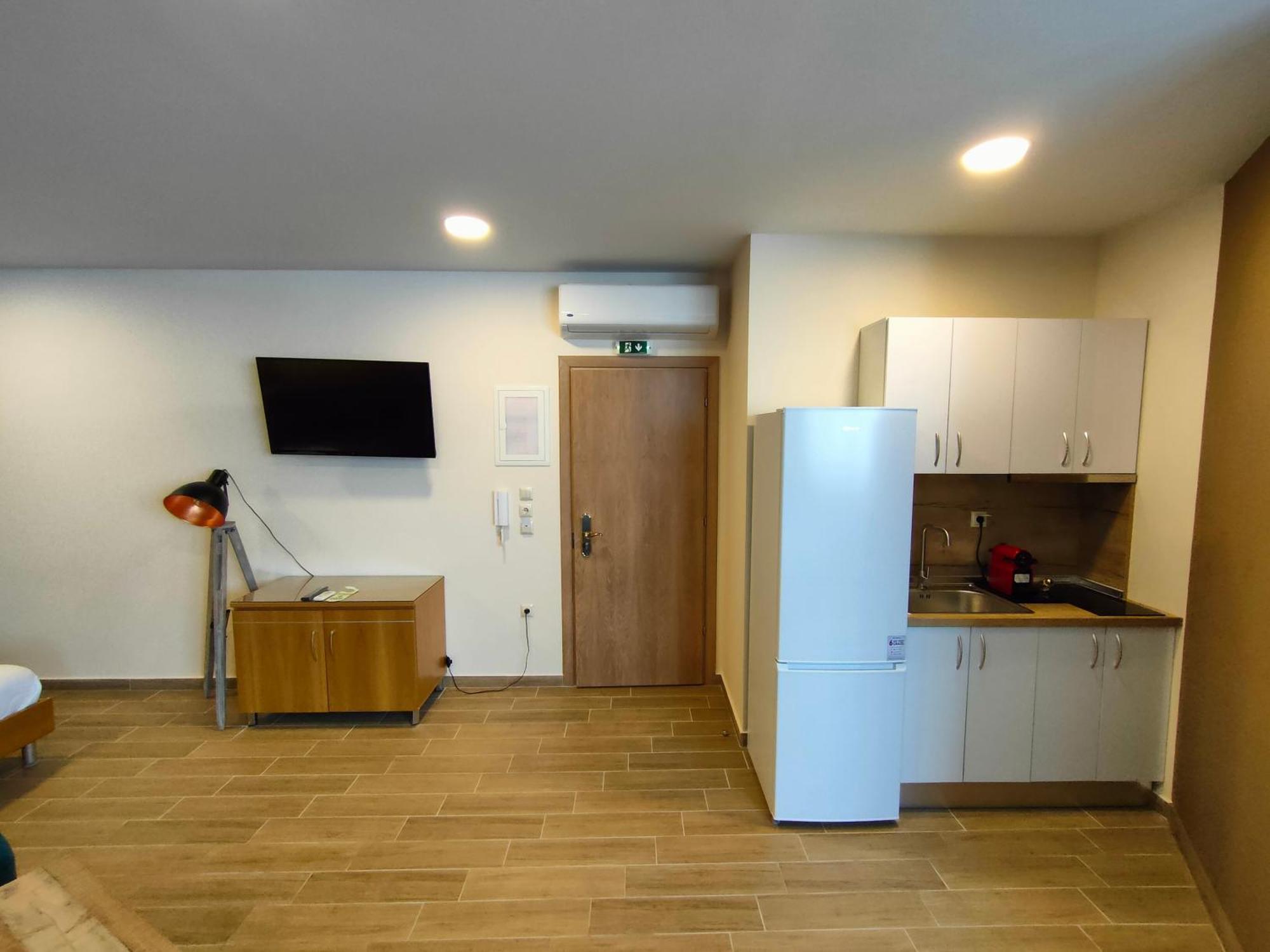 סלוניקי La Place De La Gare Suites - New Subway Station מראה חיצוני תמונה