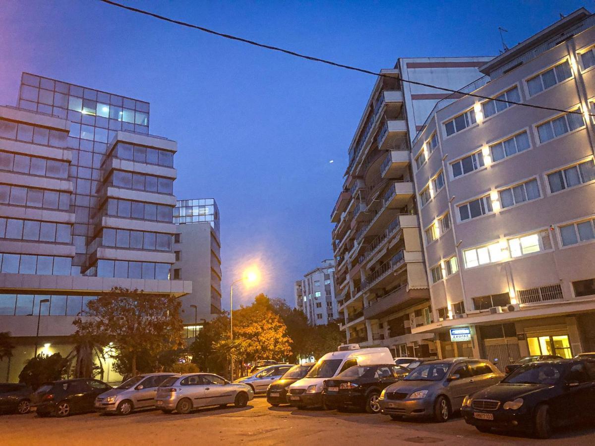 סלוניקי La Place De La Gare Suites - New Subway Station מראה חיצוני תמונה