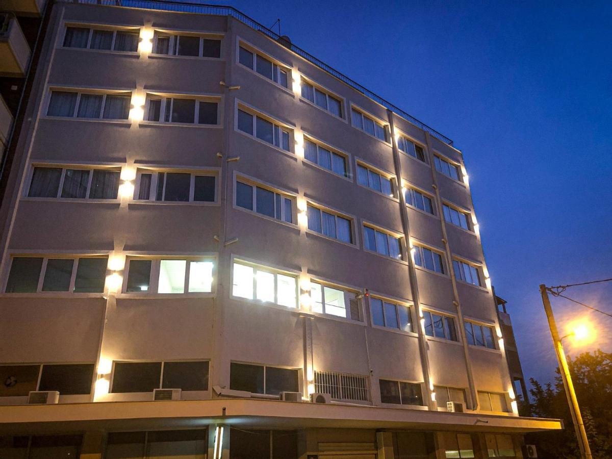 סלוניקי La Place De La Gare Suites - New Subway Station מראה חיצוני תמונה